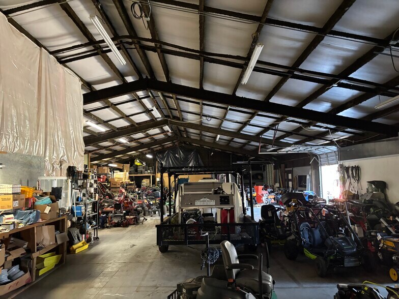 More Photos Of 1255 Boston Ave, West Columbia Warehouse For Lease