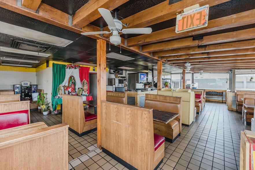 More Photos Of 503 N West St, Wichita Fast Food For Sale