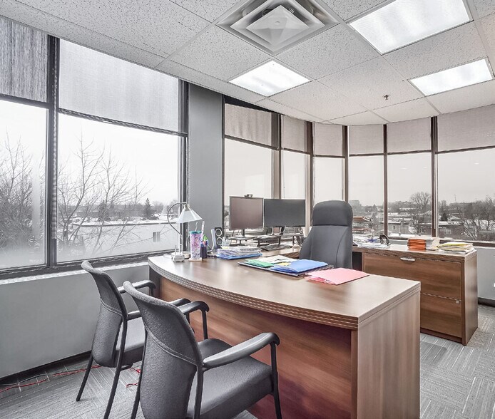 More Photos Of 400 Boul Curé-Labelle, Laval Loft Creative Space For Sale