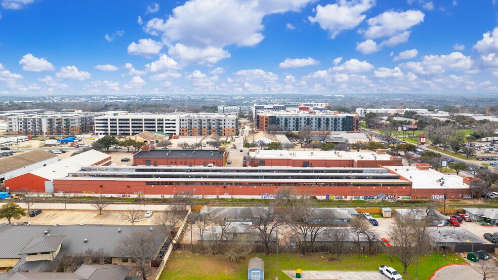 More Photos Of 4201 Congress Ave S, Austin Unknown For Lease