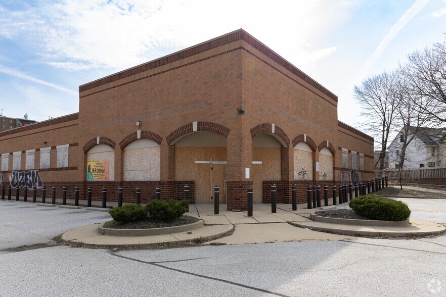 More Photos Of 10502 St Clair Ave, Cleveland Freestanding For Lease