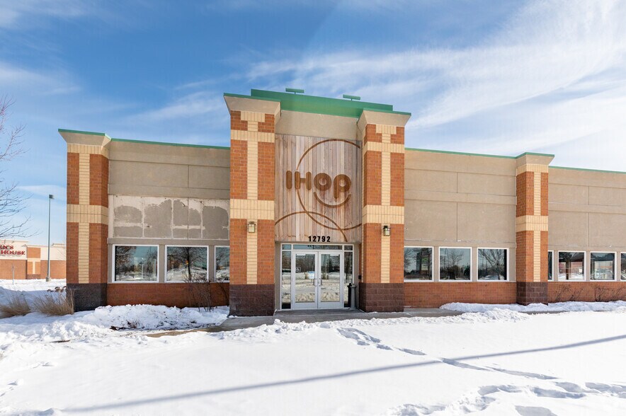 More Photos Of 12792 Riverdale Blvd NW, Coon Rapids Restaurant For Lease