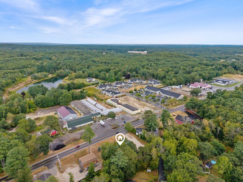 More Photos Of 204 Gray Rd, Cumberland General Retail For Sale