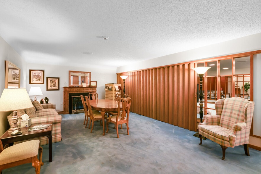 More Photos Of 1801 Commerce Blvd, Mound Funeral Home For Sale