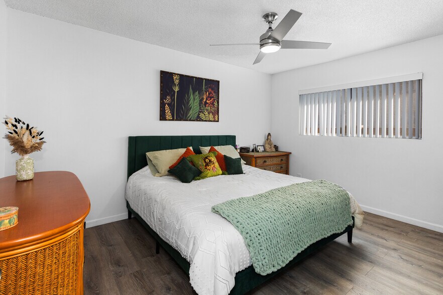 More Photos Of 8620-8624 Watson St, Cypress Apartments For Sale