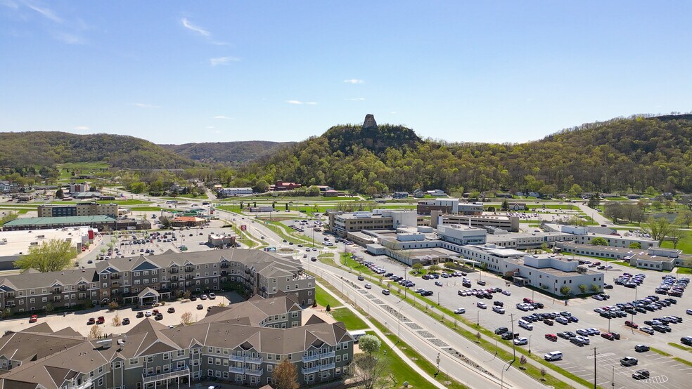 More Photos Of 1035 Frontenac Dr, Winona Storefront For Sale