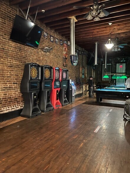 More Photos Of 217 N Main St, Princeton General Retail For Sale