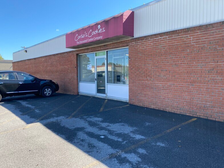 More Photos Of 314 Lakeside Rd, Solvay Light Distribution For Sale
