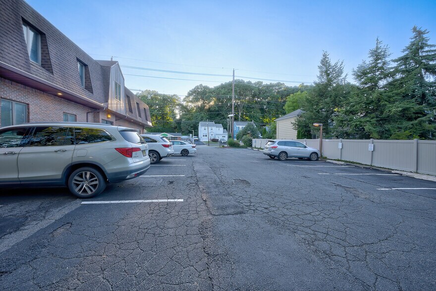 More Photos Of 557 Broad St, Bloomfield Medical For Sale