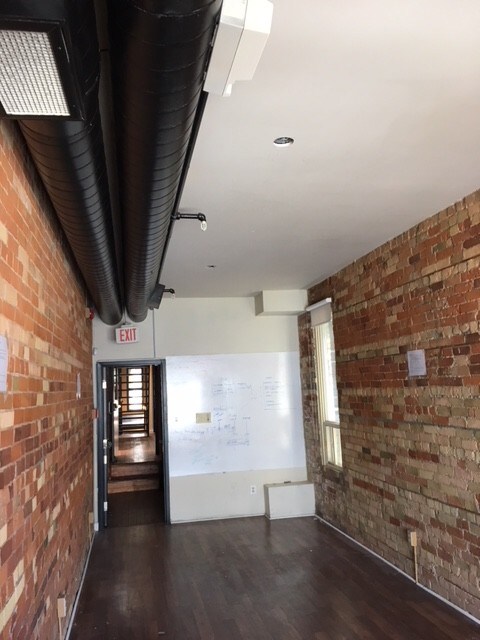 More Photos Of 348 Queen St W, Toronto Storefront Retail Residential For Sale