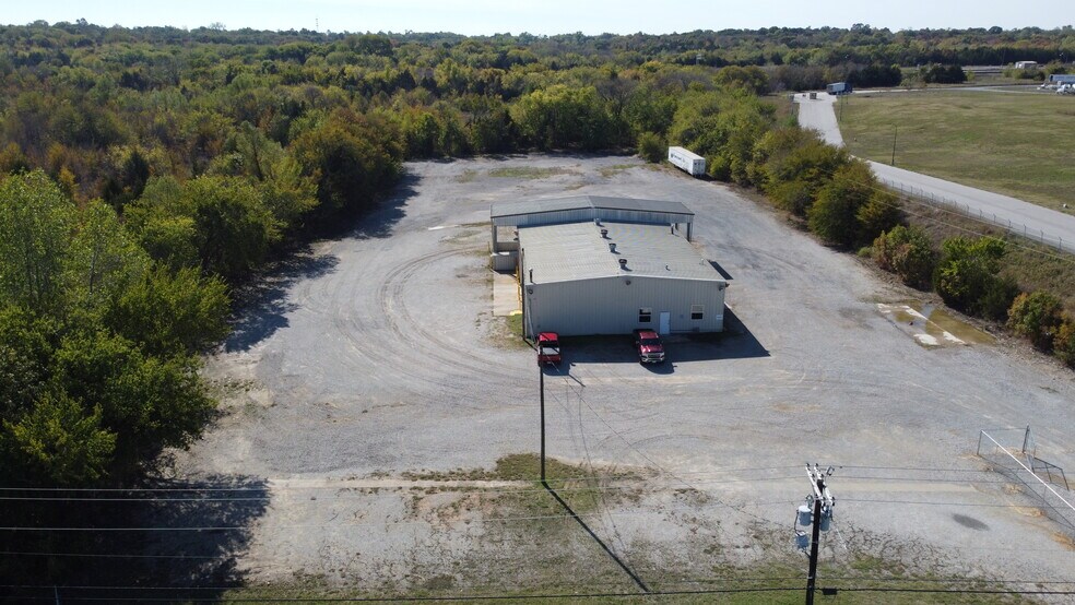 More Photos Of 2300 Texoma Dr, Denison Industrial For Lease