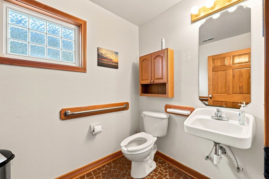 More Photos Of 2701 N Croatan Hwy, Kill Devil Hills Office For Sale