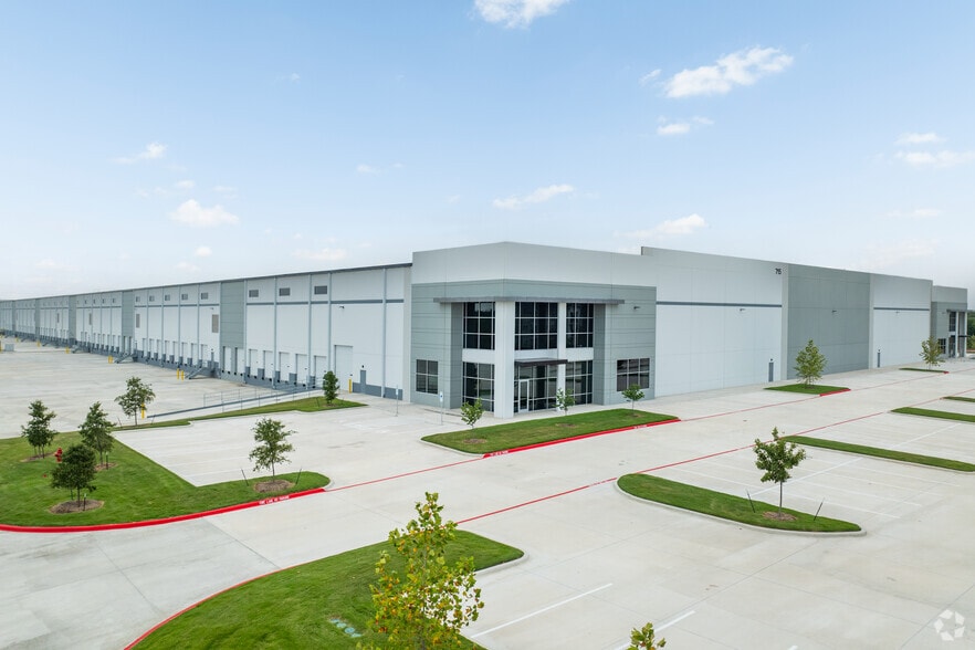 More Photos Of 715 SE Loop 410, San Antonio Manufacturing For Sale
