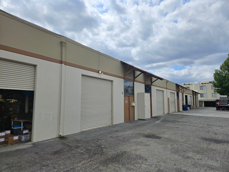 More Photos Of 8511 Canoga Ave, Canoga Park Warehouse For Lease