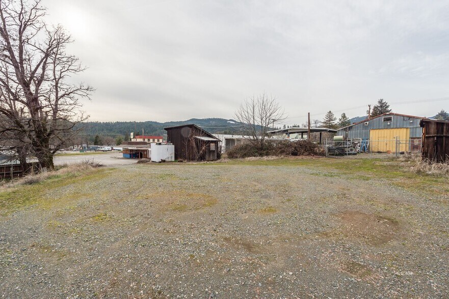 More Photos Of 1081 Main St, Weaverville Fast Food For Sale