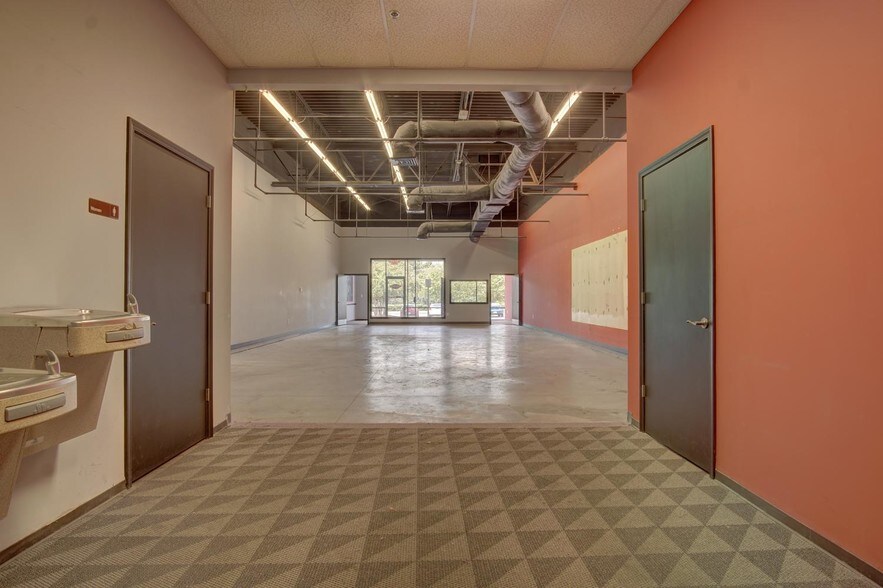 More Photos Of 12910 Highway 92, Woodstock Storefront For Lease