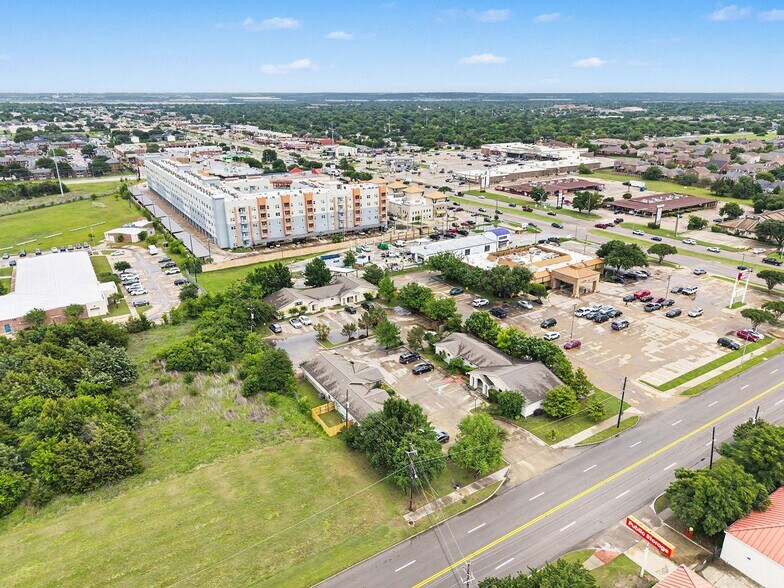 More Photos Of 2451-2461 Robinson Rd, Grand Prairie Medical For Sale