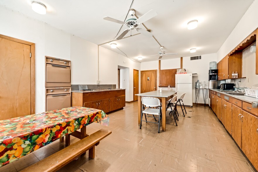 More Photos Of 4633 Wichita St, Fort Worth Religious Facility For Lease