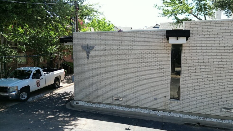 Primary Photo Of 3300 Douglas Ave, Dallas Storefront Retail Office For Lease