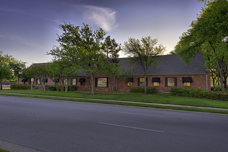 More Photos Of 230 N Park Blvd, Grapevine Medical For Lease