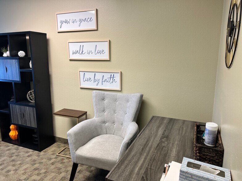 More Photos Of 8102 E McDowell Rd, Scottsdale Medical For Lease