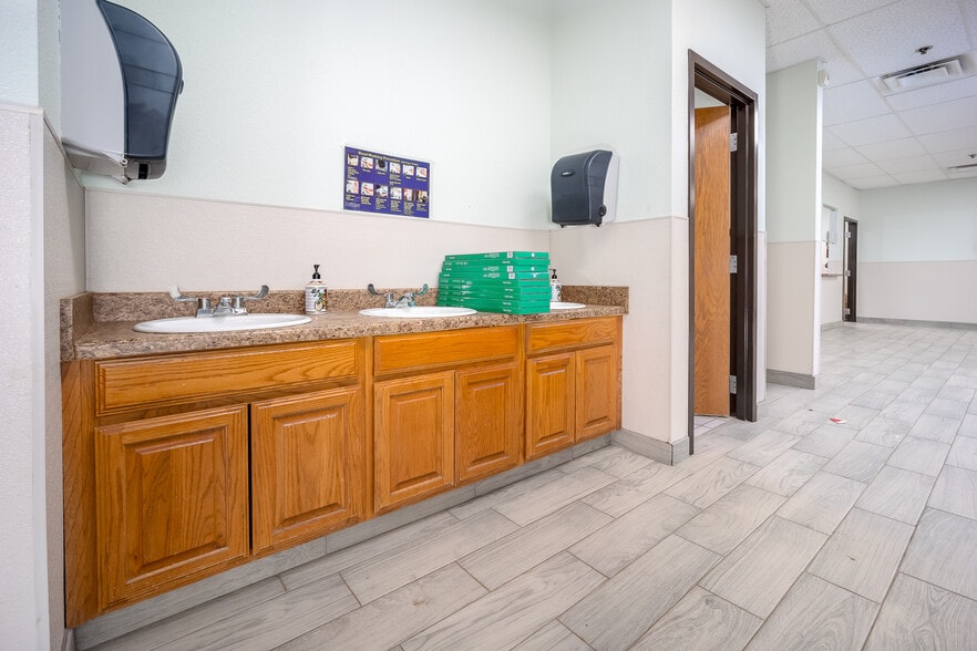 More Photos Of 4520 SW 33rd St, Oklahoma City Daycare Center For Sale