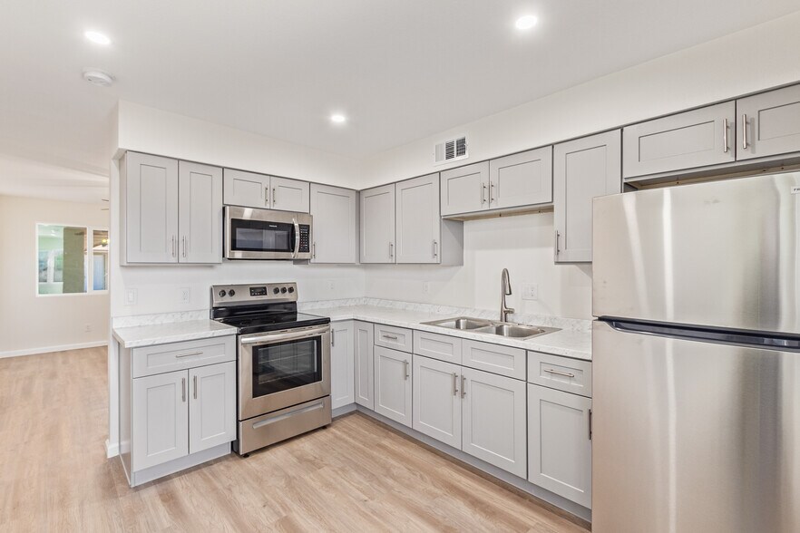 More Photos Of 1442 E Broadway Rd, Mesa Multifamily For Sale