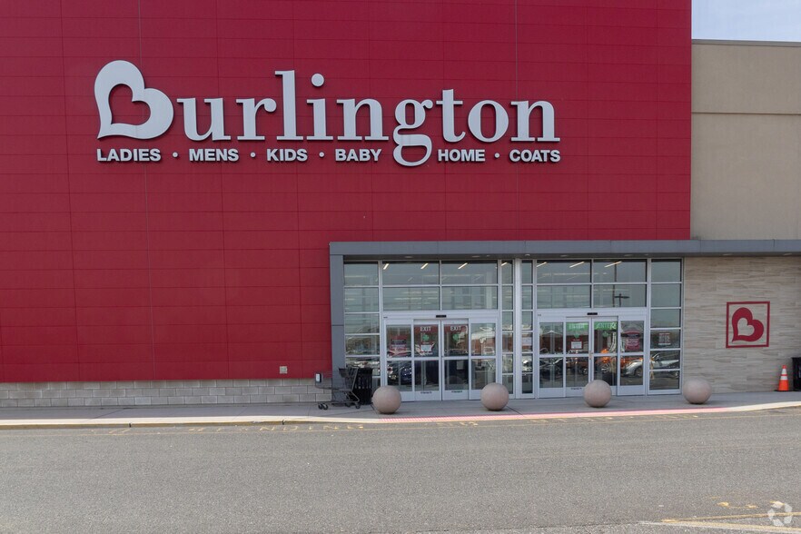 More Photos Of 3010 State Route 35, Hazlet Freestanding For Lease