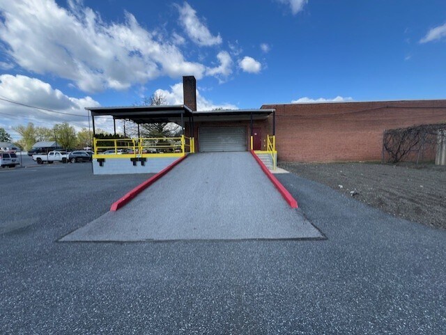 More Photos Of 4115 N 6th St, Harrisburg Warehouse For Lease