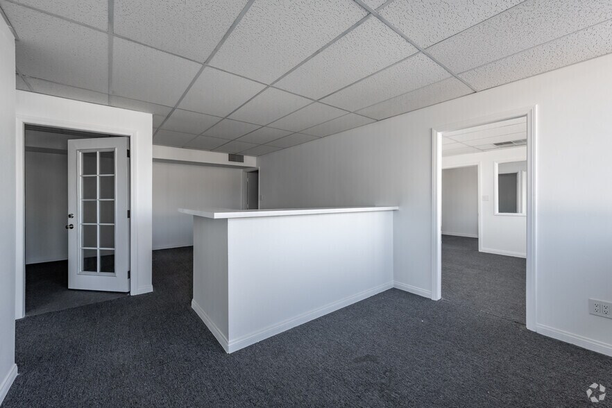 More Photos Of 670 N Arrowhead Ave, San Bernardino Office For Lease