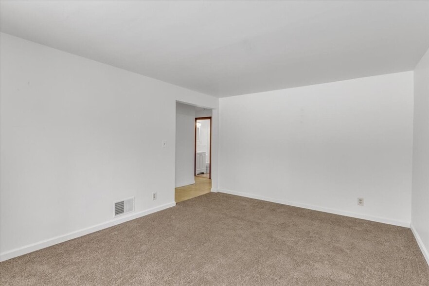 More Photos Of 70 McKinley Pkwy, Buffalo Multifamily For Sale