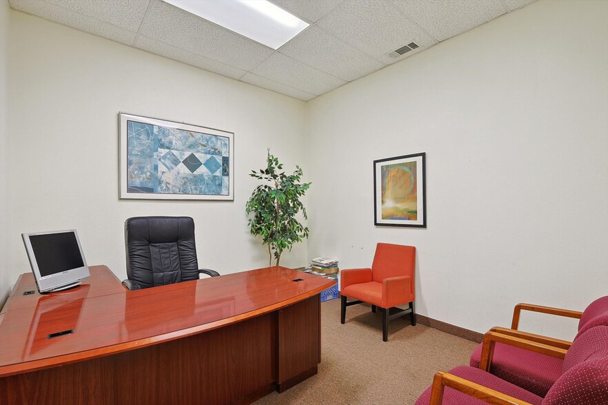 More Photos Of 6960 Marvin D Love Fwy, Dallas Freestanding For Sale