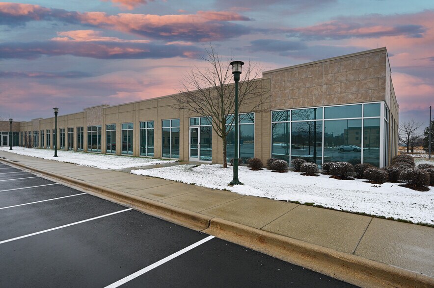 Primary Photo Of 5400 Prairie Stone Pkwy, Hoffman Estates Coworking Space
