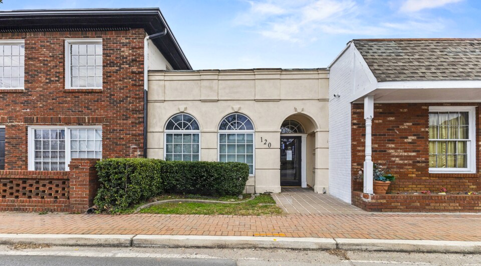 More Photos Of 118-124 N McDonough St, Jonesboro Office For Sale