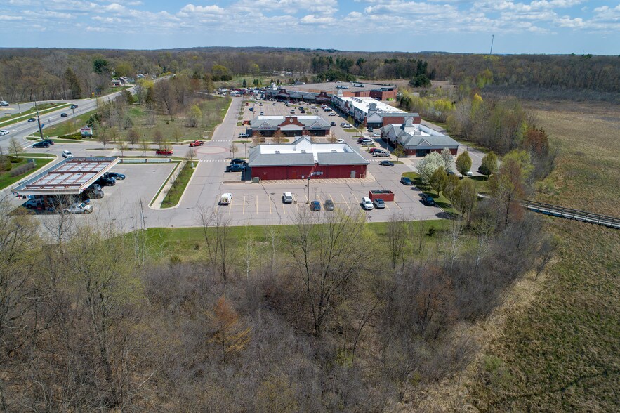 More Photos Of 9580-9616 Chilson Commons, Pinckney Unknown For Lease