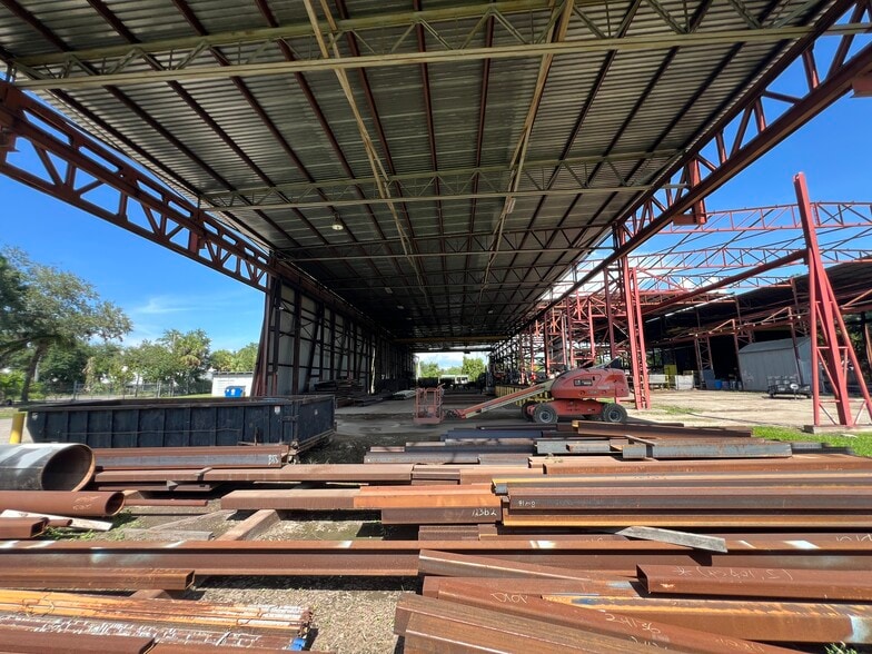 More Photos Of 5101 S 24th Ave, Tampa Manufacturing For Sale
