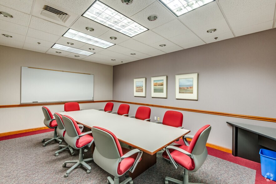 More Photos Of 11800 W Park Pl, Milwaukee Office For Lease