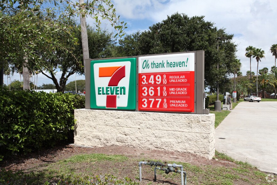 More Photos Of 13902 Egret Tower Dr, Orlando Freestanding For Lease