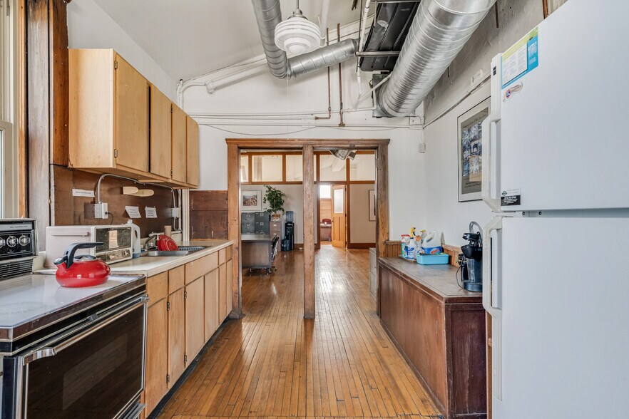 More Photos Of 4403 St Clair Ave, Cleveland Coworking Space