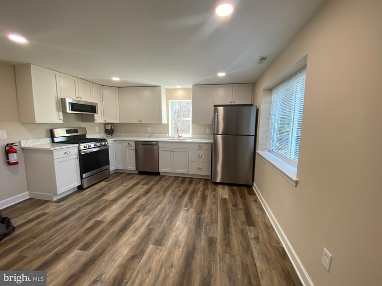 More Photos Of 2922 Fries Mill Rd, Williamstown Office Residential For Sale