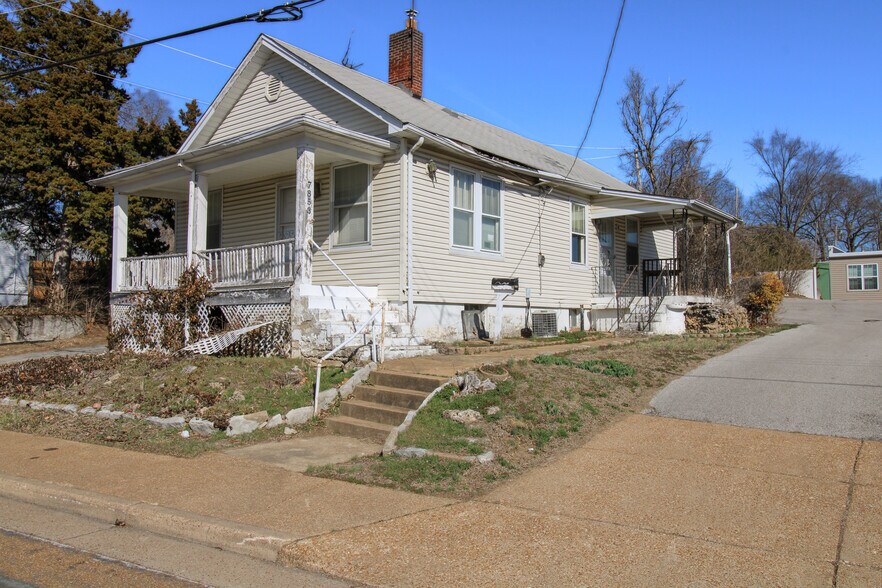 More Photos Of 7853 Olive Blvd, University City Office Residential For Sale