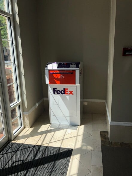 More Photos Of 1300 Ridenour Blvd, Kennesaw Office Residential For Lease