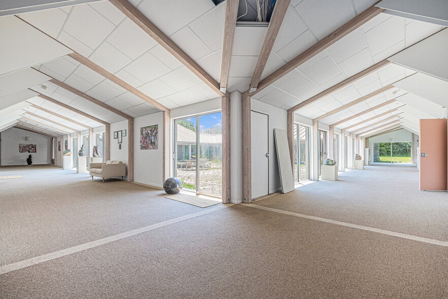 More Photos Of 56968 Dailey Rd, Dowagiac Shelter For Sale