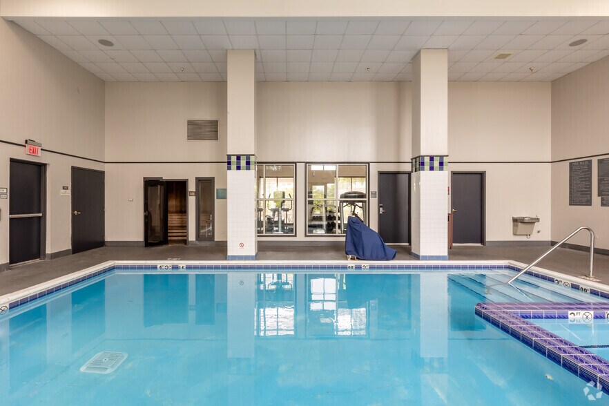 More Photos Of 1251 E American Ln, Schaumburg Hotel For Sale