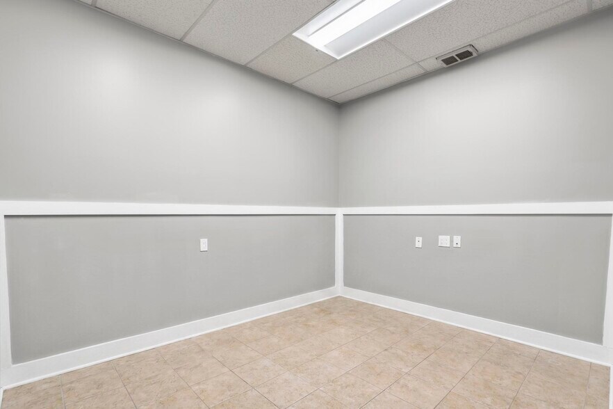 More Photos Of 314 Wilson Ave, Norwalk Warehouse For Lease