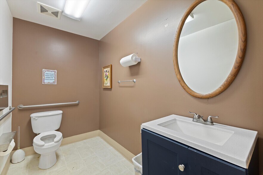 More Photos Of 301 Main Ave, Tillamook General Retail For Sale