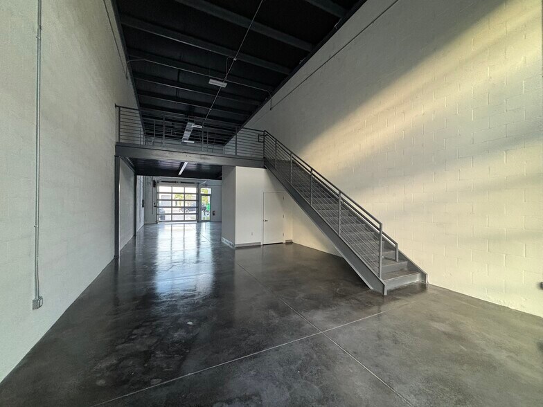 More Photos Of 28292 Industrial Rd, Bonita Springs Flex For Lease
