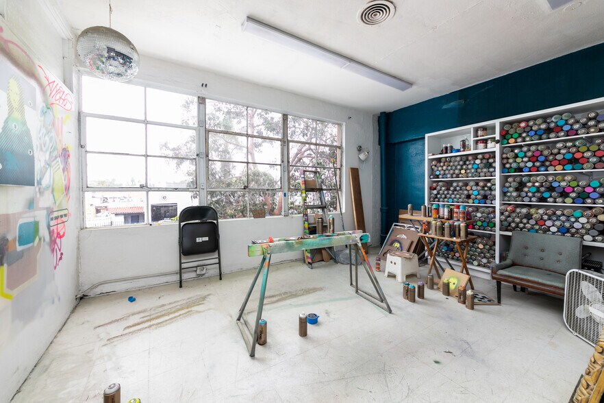 More Photos Of 4606-4620 W Jefferson Blvd, Los Angeles Warehouse For Lease