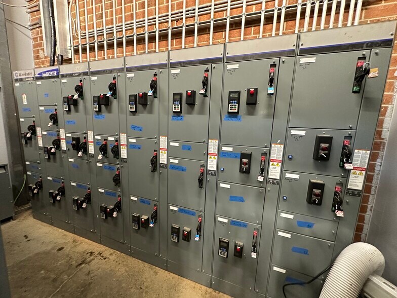 More Photos Of 119 Metrolina Dr, Shelby Manufacturing For Sale