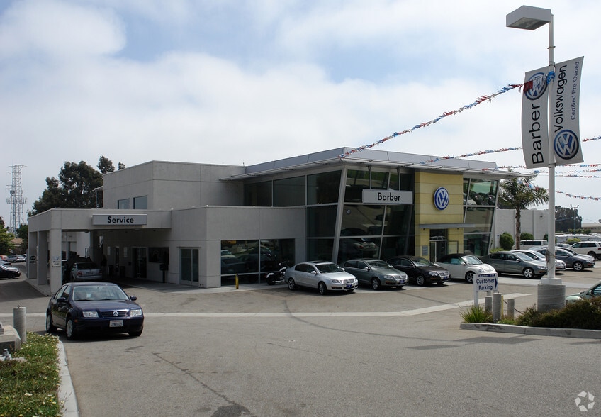Primary Photo Of 3650 E Main St, Ventura Auto Dealership For Lease